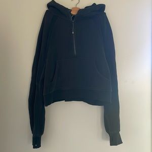 Lululemon Scuba cropped half zip